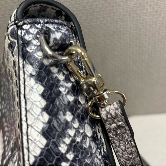 MARC JACOBS Mini Snakeskin-Embossed Leather Crossbody Bag - Picture 7 of 8